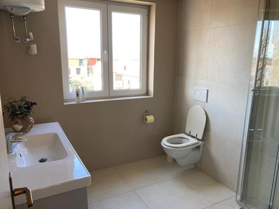 Dachgeschoss-Apartment "Andemi" In Istrien Novigrad  Екстер'єр фото